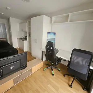  Apartment Modern Self Check In