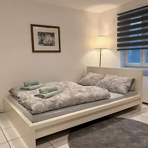 Apartment In Und Flughafen Naehe